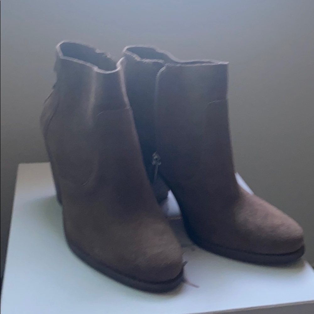 Taupe suede boots never worn